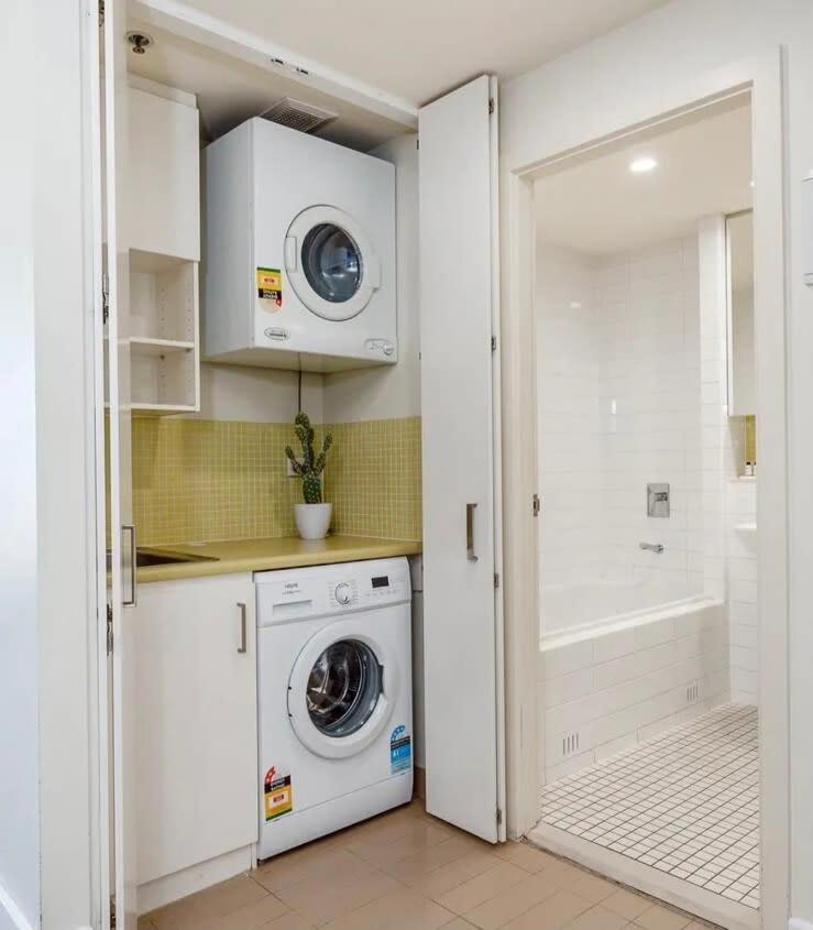 Glenelg Oasis, Pool, Gym, Spa & Sauna, Free Parking, City Views Exterior photo